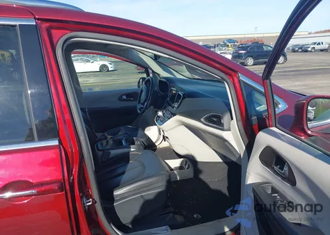 2019 Chrysler Pacifica Touring L from USA, damaged, VIN 2C4RC1BG3KR625211